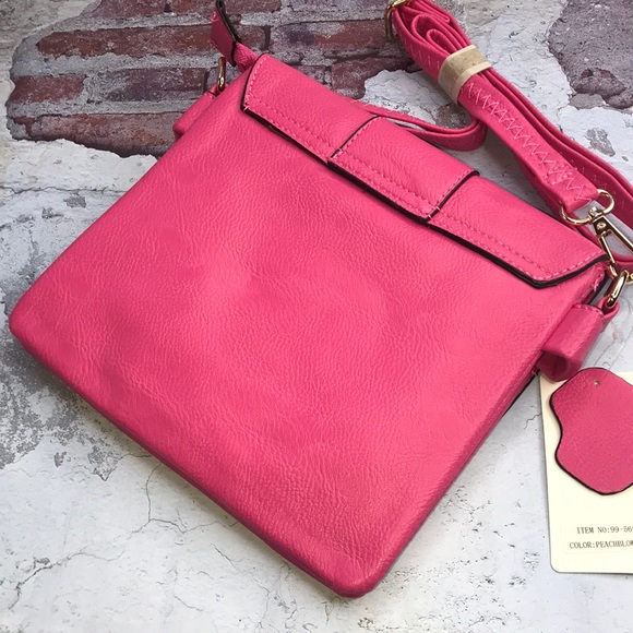 🆕Pink Fuchsia Color Crossbody or Shoulder Purse Flap magnetic closure. - Picture 9 of 12